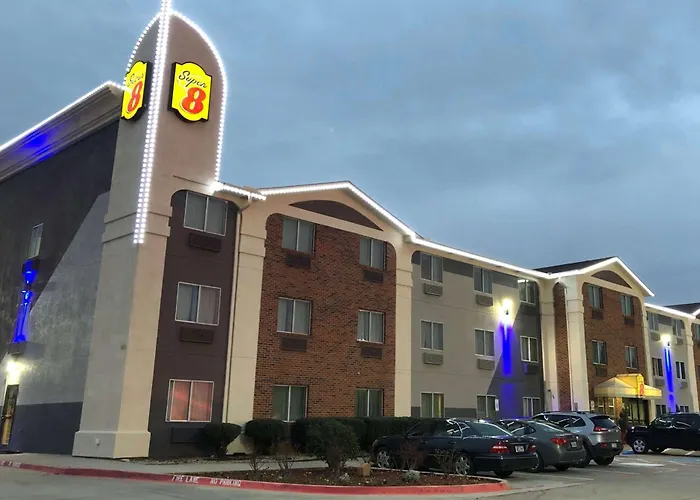 Super 8 By Wyndham Bedford Dfw Airport West