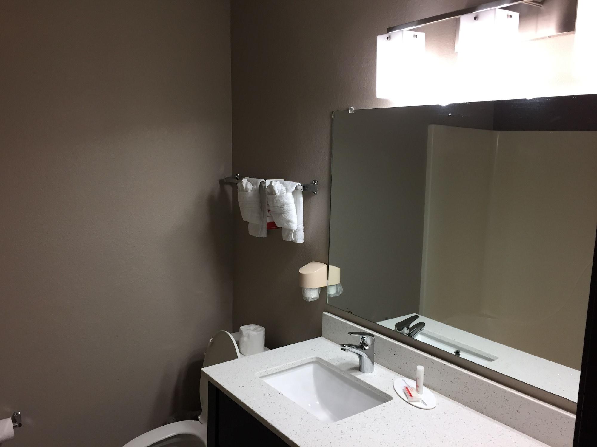 Motel Super 8 By Wyndham Dfw Airport West 3*