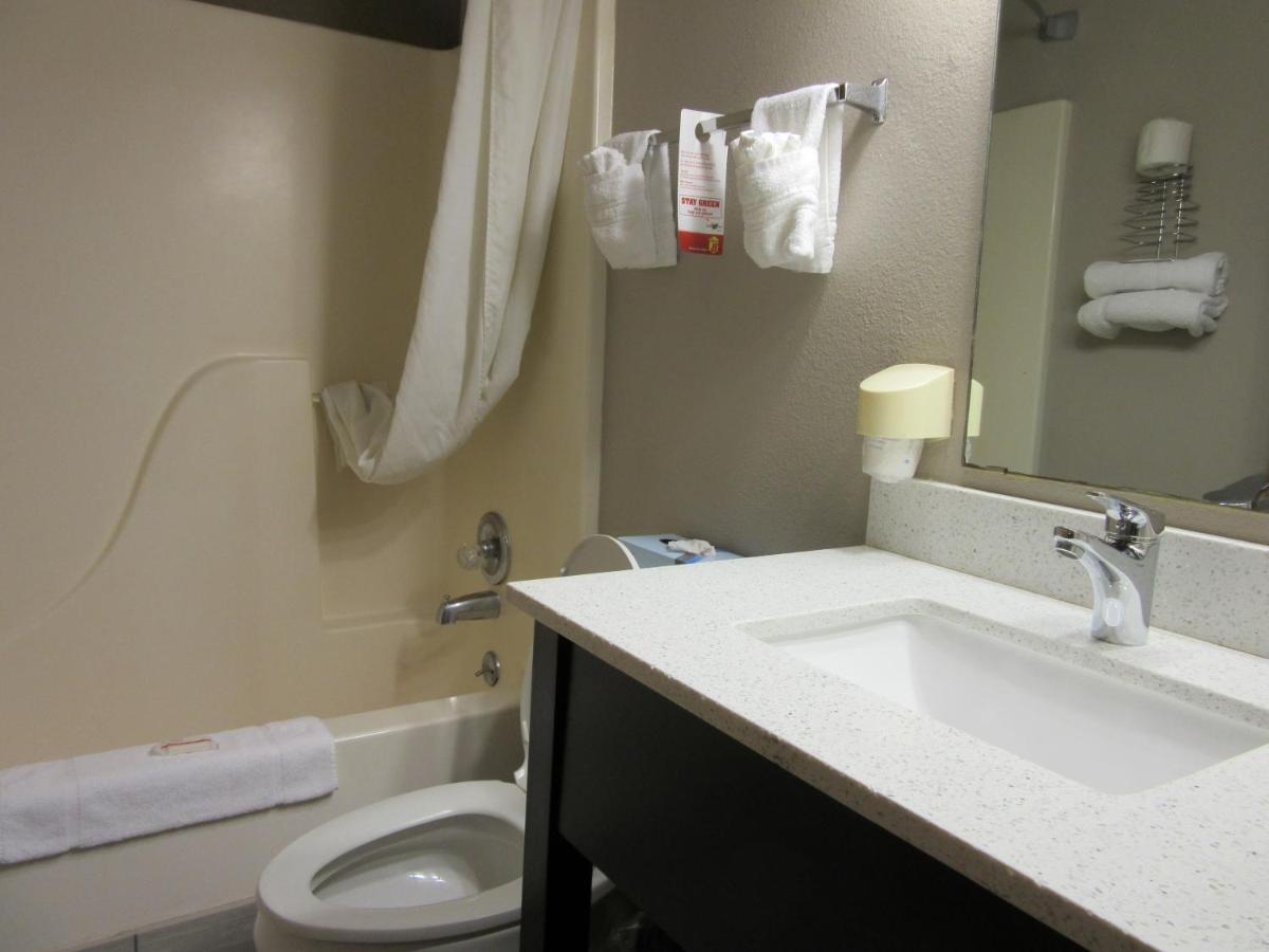 Super 8 By Wyndham Dfw Airport West