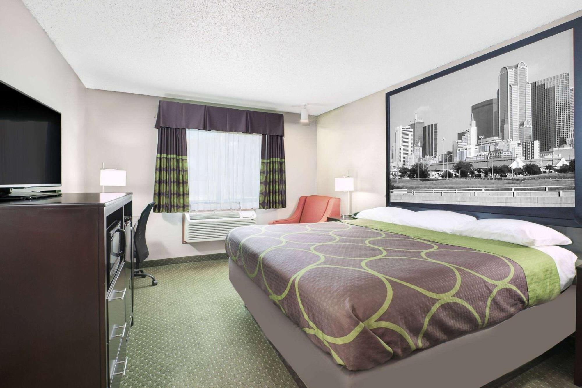 Super 8 By Wyndham Dfw Airport West
