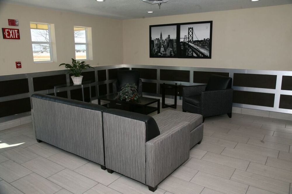 Super 8 By Wyndham Dfw Airport West