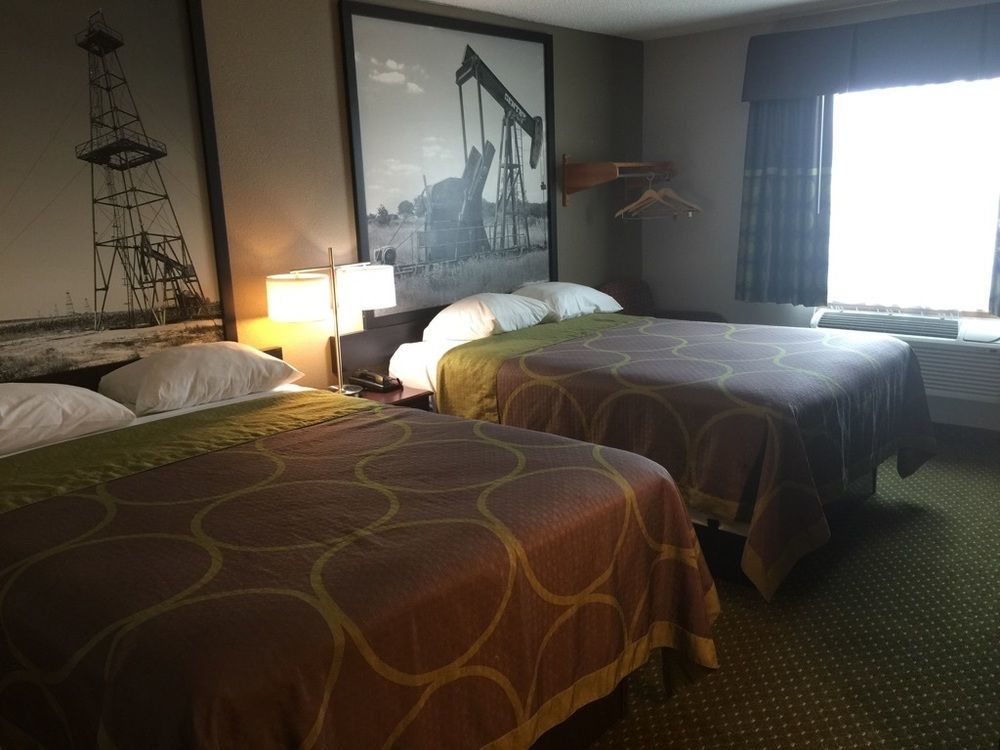 Super 8 By Wyndham Dfw Airport West Motel