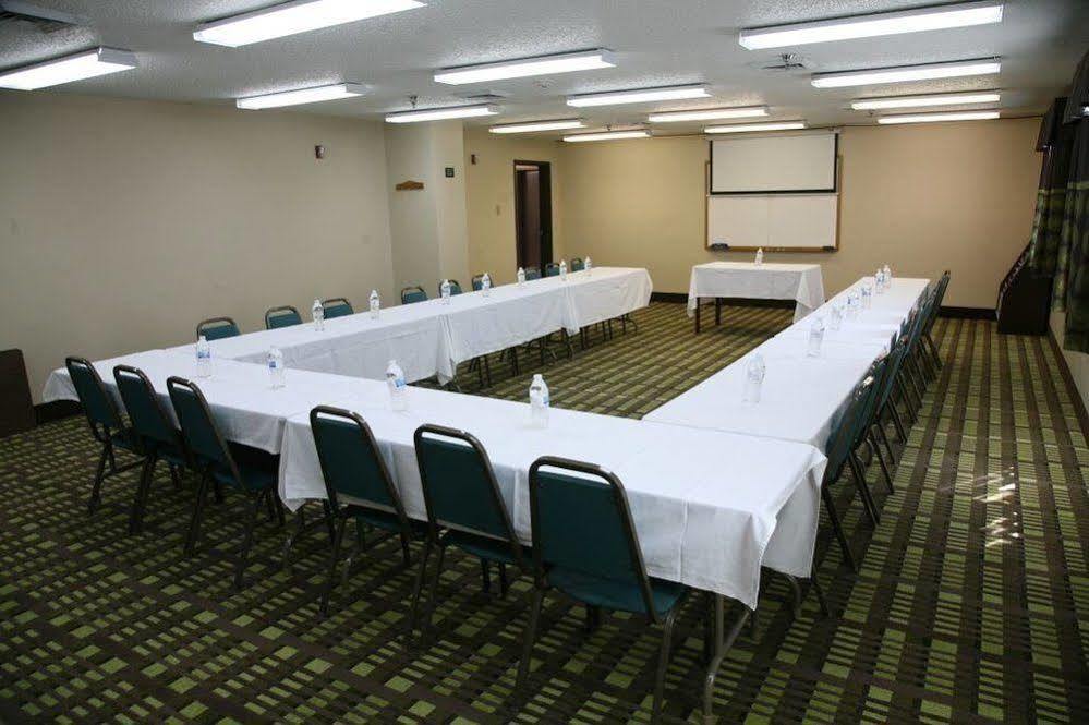 Super 8 By Wyndham Dfw Airport West Bedford