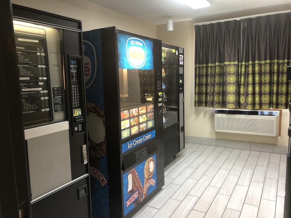 Motel Super 8 By Wyndham Dfw Airport West Bedford